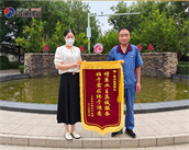 【小海故事】扶起的是業(yè)主 立起的是人心